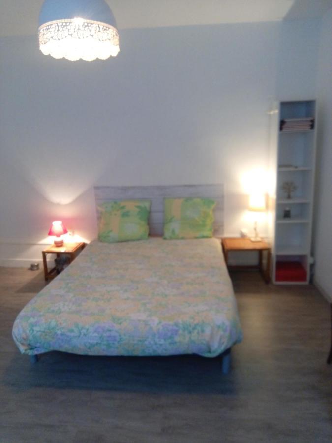 Vieux-Cognac, Chambre Avec Sa Salle De Bain Privative Bagian luar foto